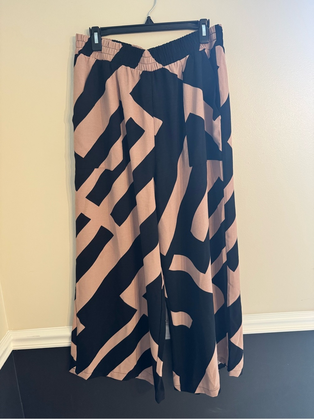 Women's Black and Blush Abstract Print Wide Leg Pant